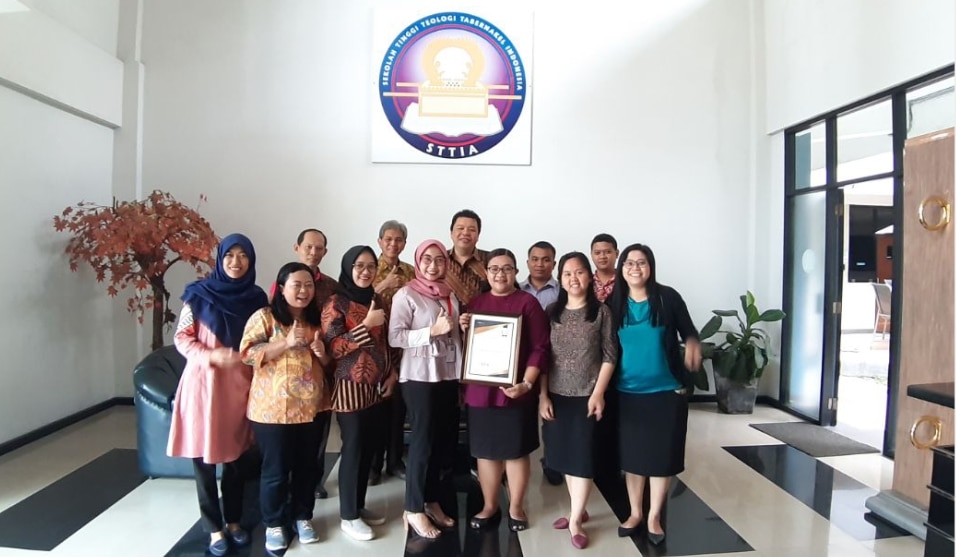 Implementasi eCampuz Cloud di STTIA Surabaya