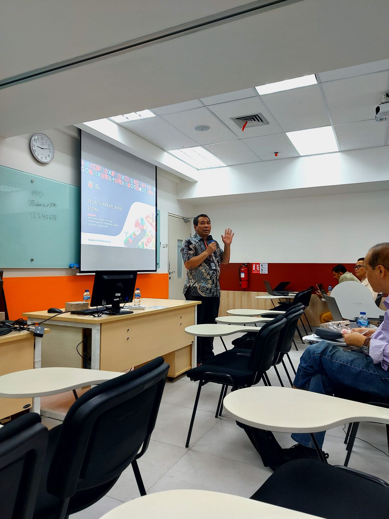 sosialisasi-universitas-bakrie