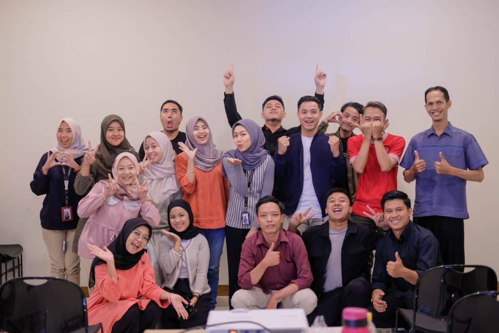 Dokumentasi bersama peserta di hari pertama kegiatan.