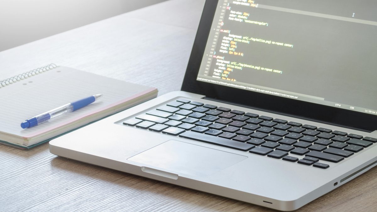 Aplikasi SIAKAD Cloud vs On-Premise: Solusi Mana yang Tepat untuk Institusi Anda?
