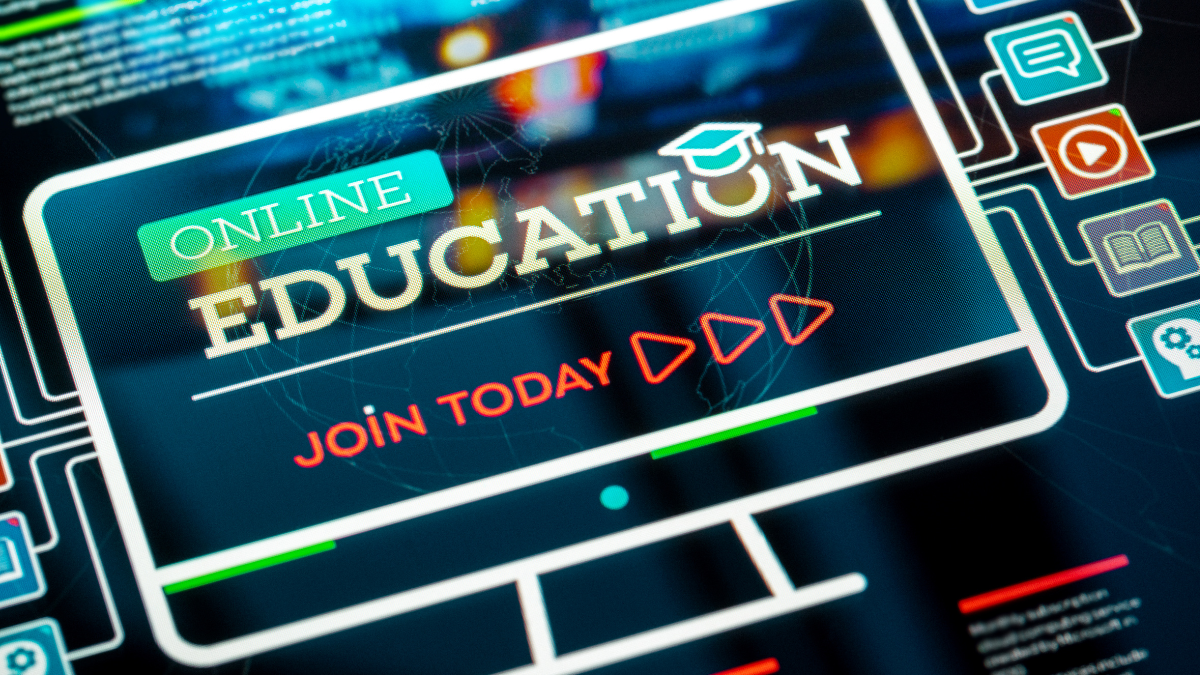 Penerapan Aplikasi E-Learning Berbasis Web di Perguruan Tinggi: Meningkatkan Efisiensi Pengajaran
